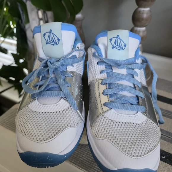 Nike Ja Se 1 Kids Blue and Silver Sneakers Size 6.5 - Picture 9 of 10